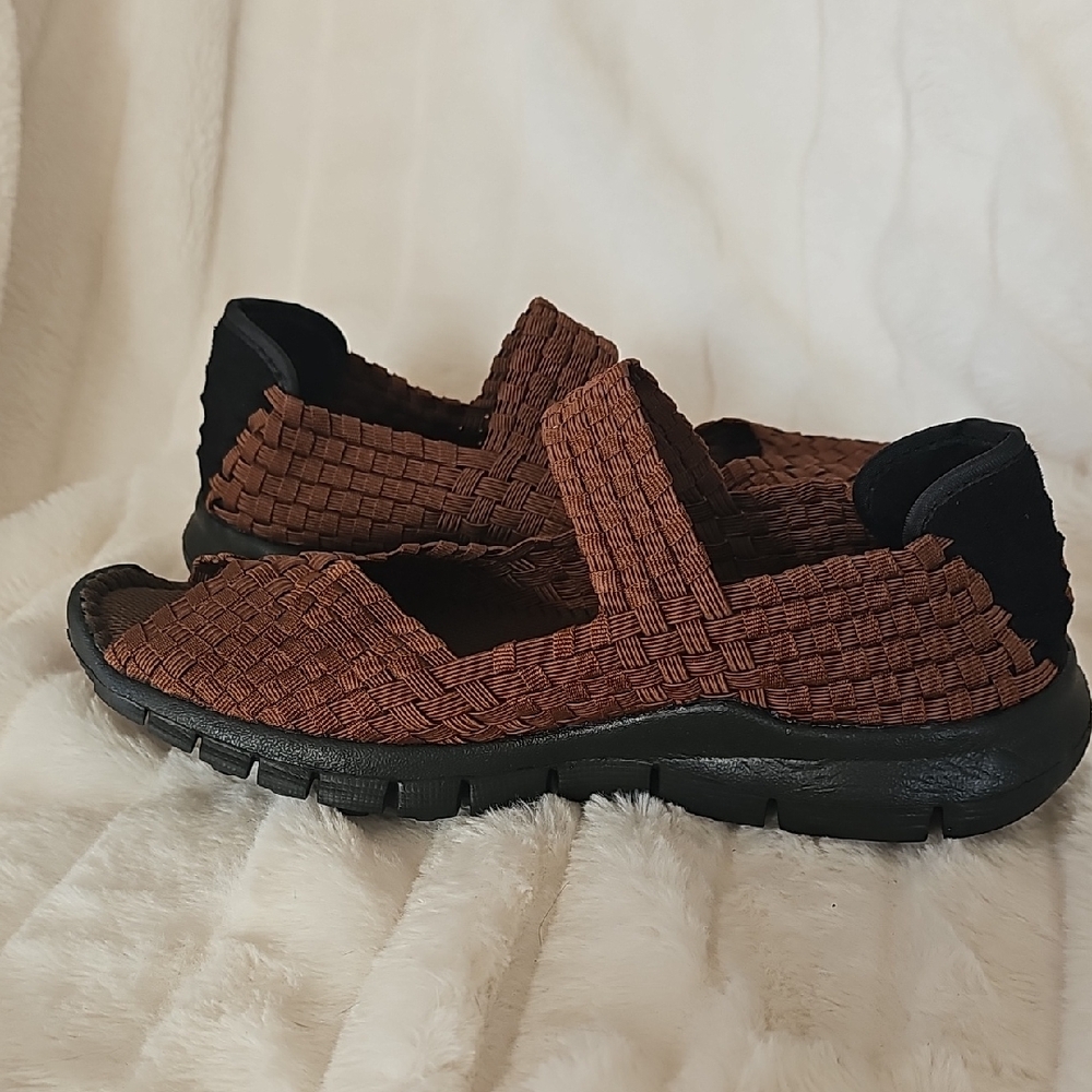 bernie mev. Brown Woven Loafers